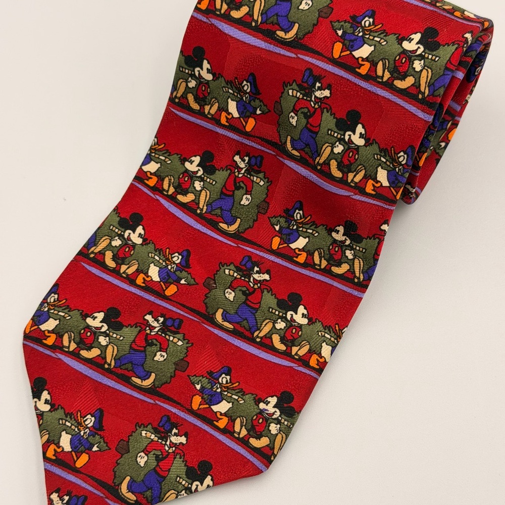 The Disney Store Christmas Tie Mickey Mouse Goofy Donald Duck With Tree Red Silk